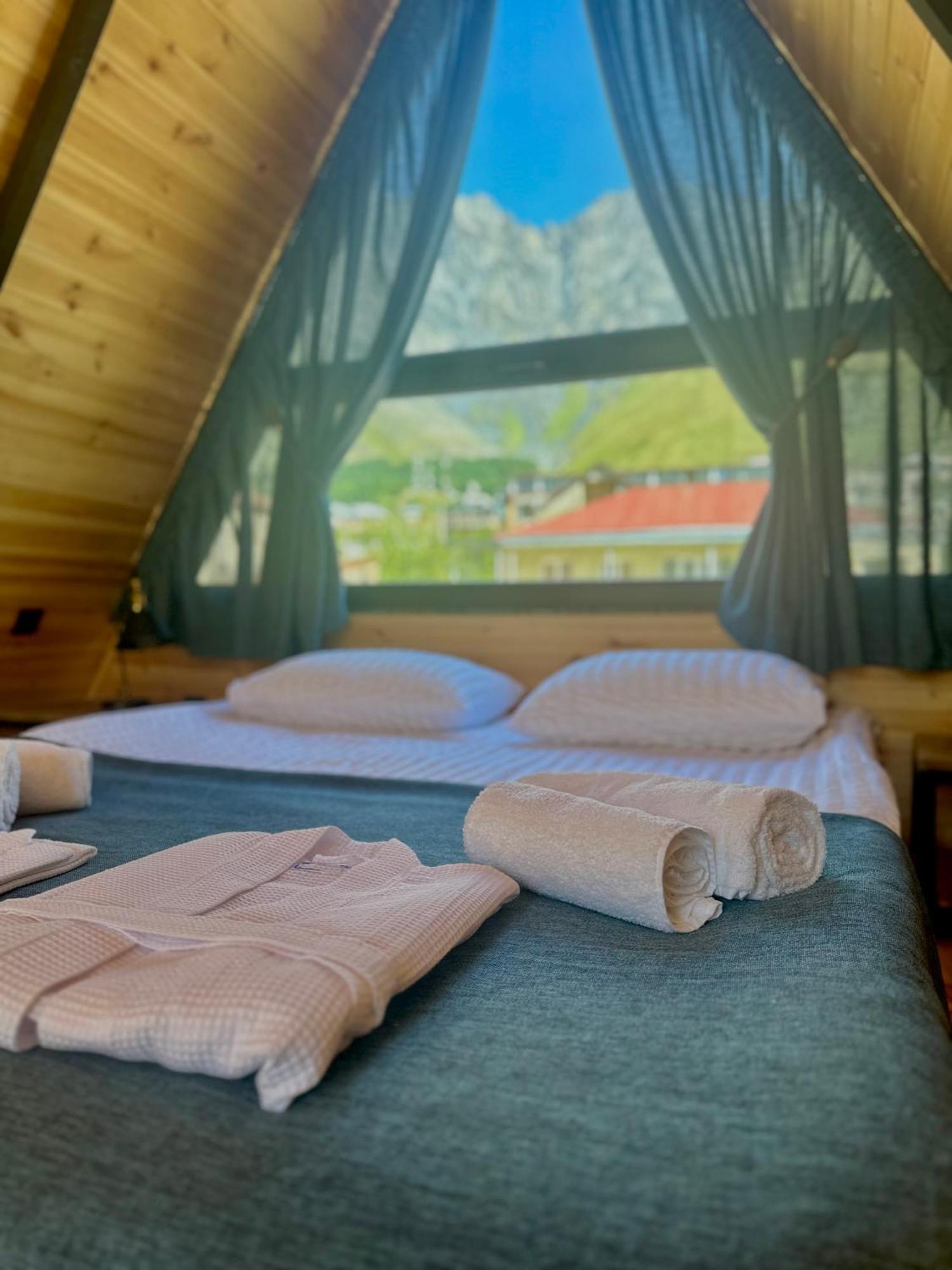 Edelweiss Cottage Kazbegi Esterno foto