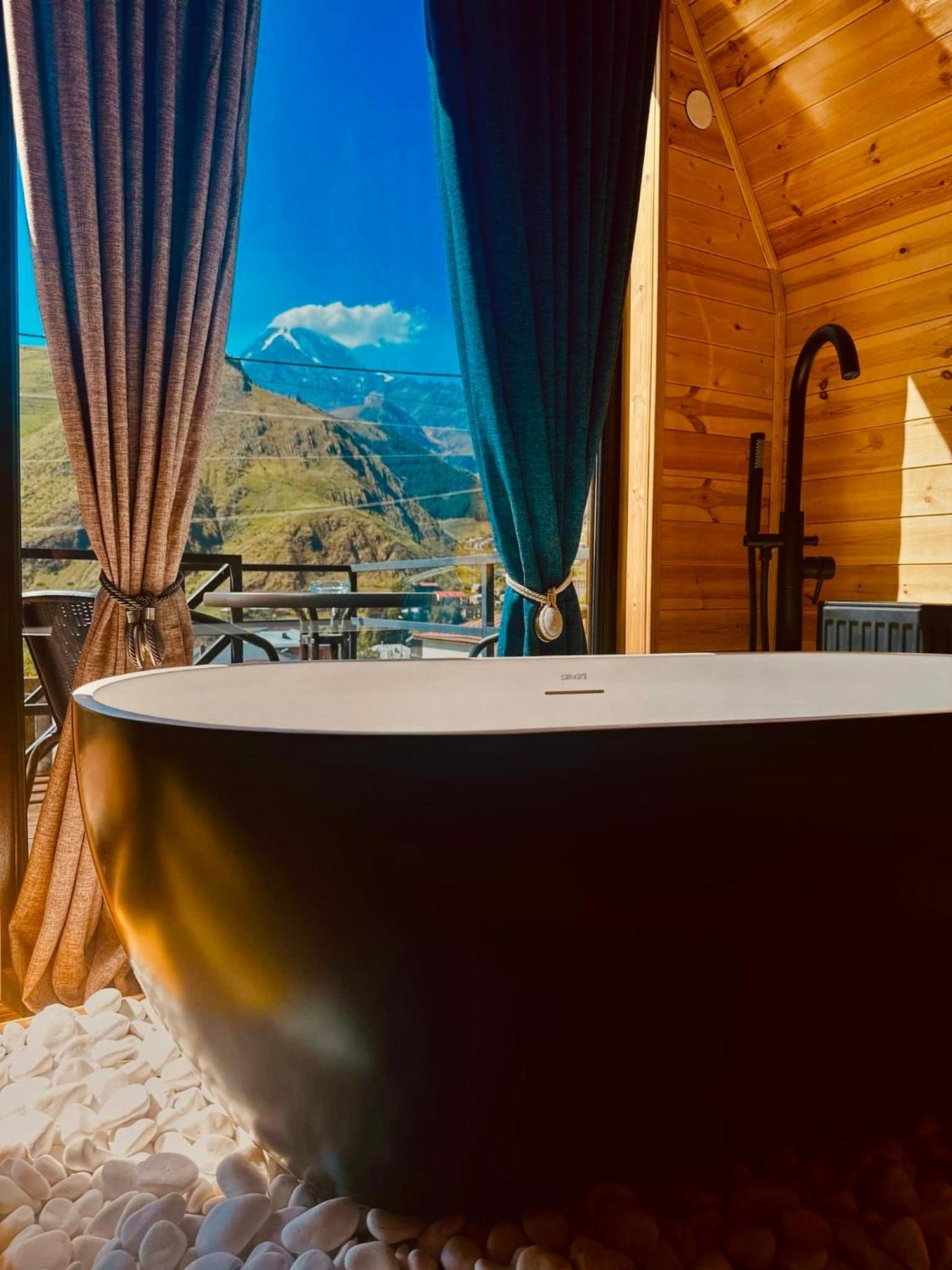 Edelweiss Cottage Kazbegi Esterno foto