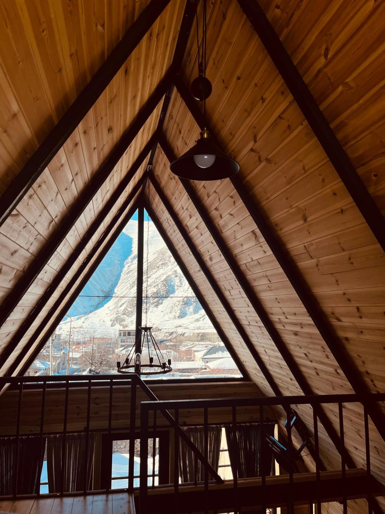 Edelweiss Cottage Kazbegi Esterno foto