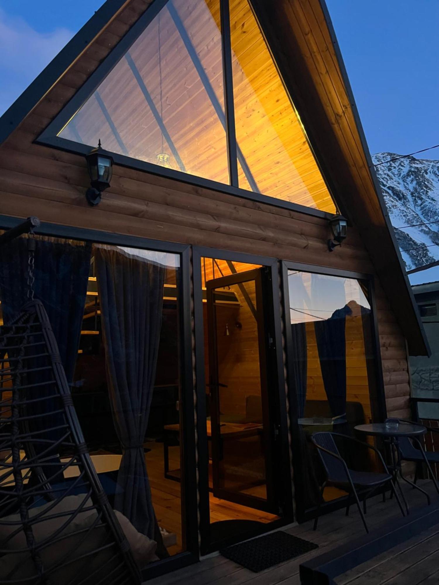 Edelweiss Cottage Kazbegi Esterno foto